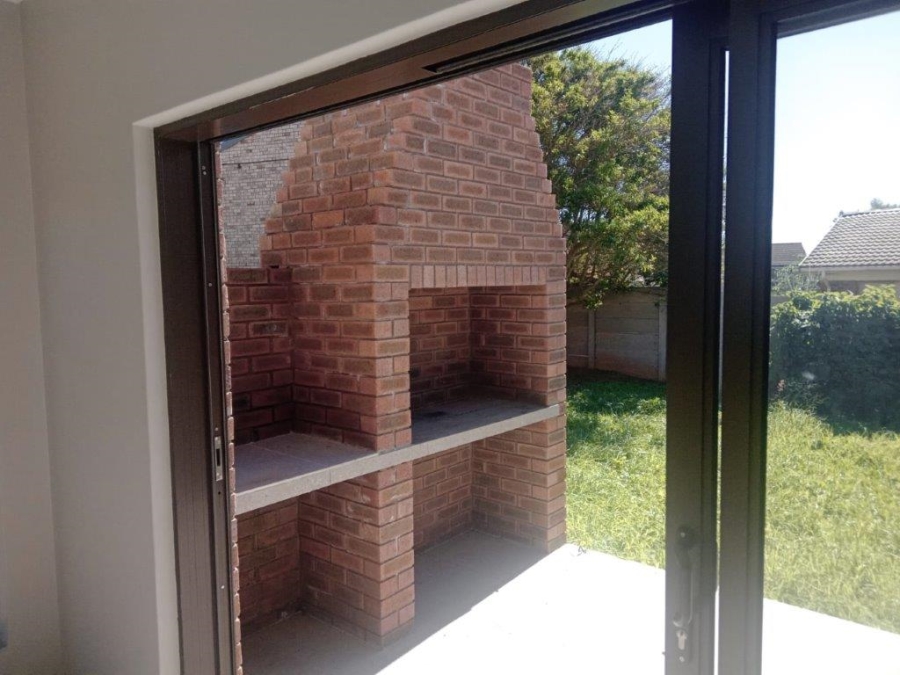 3 Bedroom Property for Sale in Wavecrest Eastern Cape